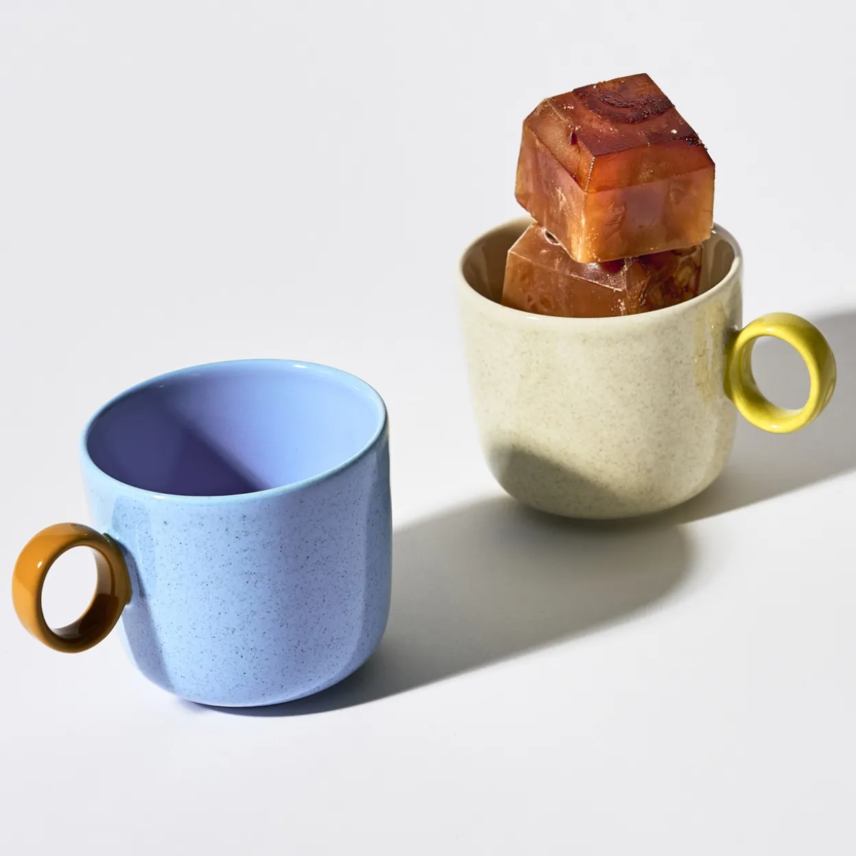 Mugg 0,35 prickig elfenben-oliv